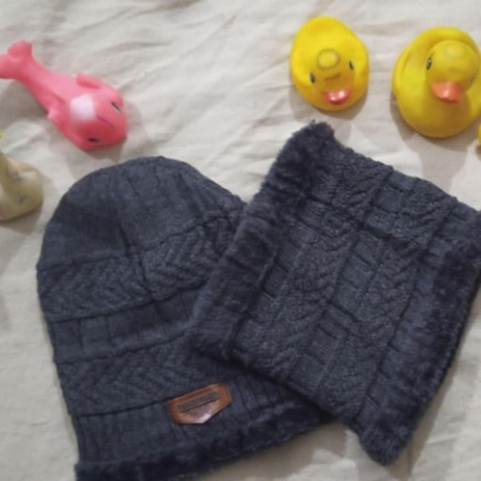 Cozy wool Beanie and Neck Warmer Set 2 pcs